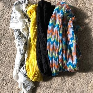 Bundle of scarfs!